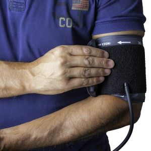 how to lower blood pressure naturally